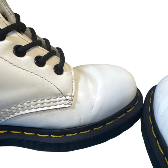 Dr Martens 1460 White Leather Combat Boots Women’s 7 | Iconic 8-Eye Style - Picture 11 of 15